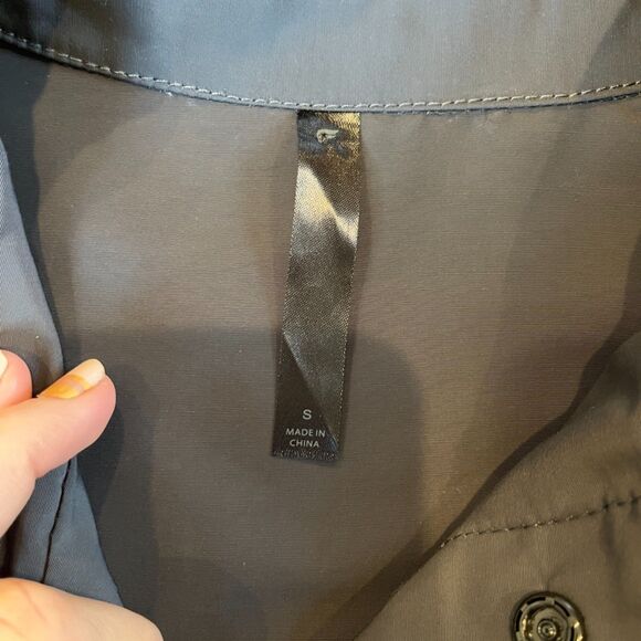 Fabletics Outpost Jacket Onyx Grey Men's Button Front Small - Picture 11 of 11